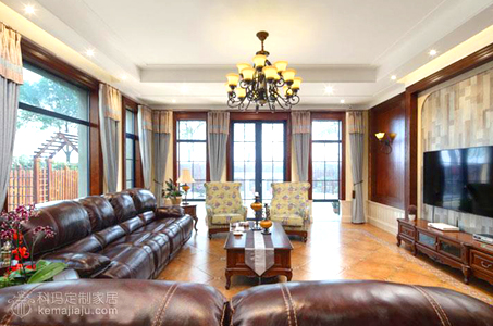 深木色护墙板,精雕细琢一所有文化底蕴的大宅